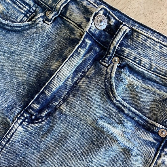 American Eagle Super Soft Denim Jean Mini Skirt Women’s Size 2 - Picture 3 of 7